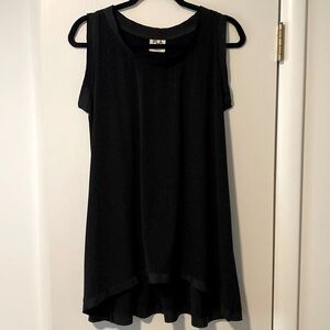 Planet by Lauren G black tunic size L/Xl